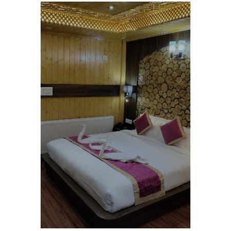 Hotel Shanu Premium Gulmarg Bagian luar foto